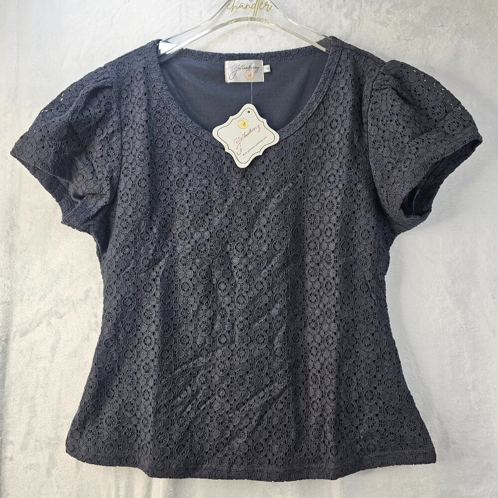 Yellowberry Women Top Eyelet Gray Size XL Casual Short Sleeve Floral Shirt
